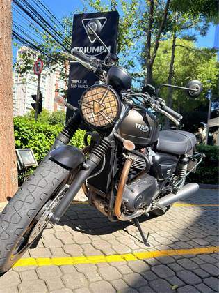 TRIUMPH STREET TWIN TRIUMPH STREET TWIN